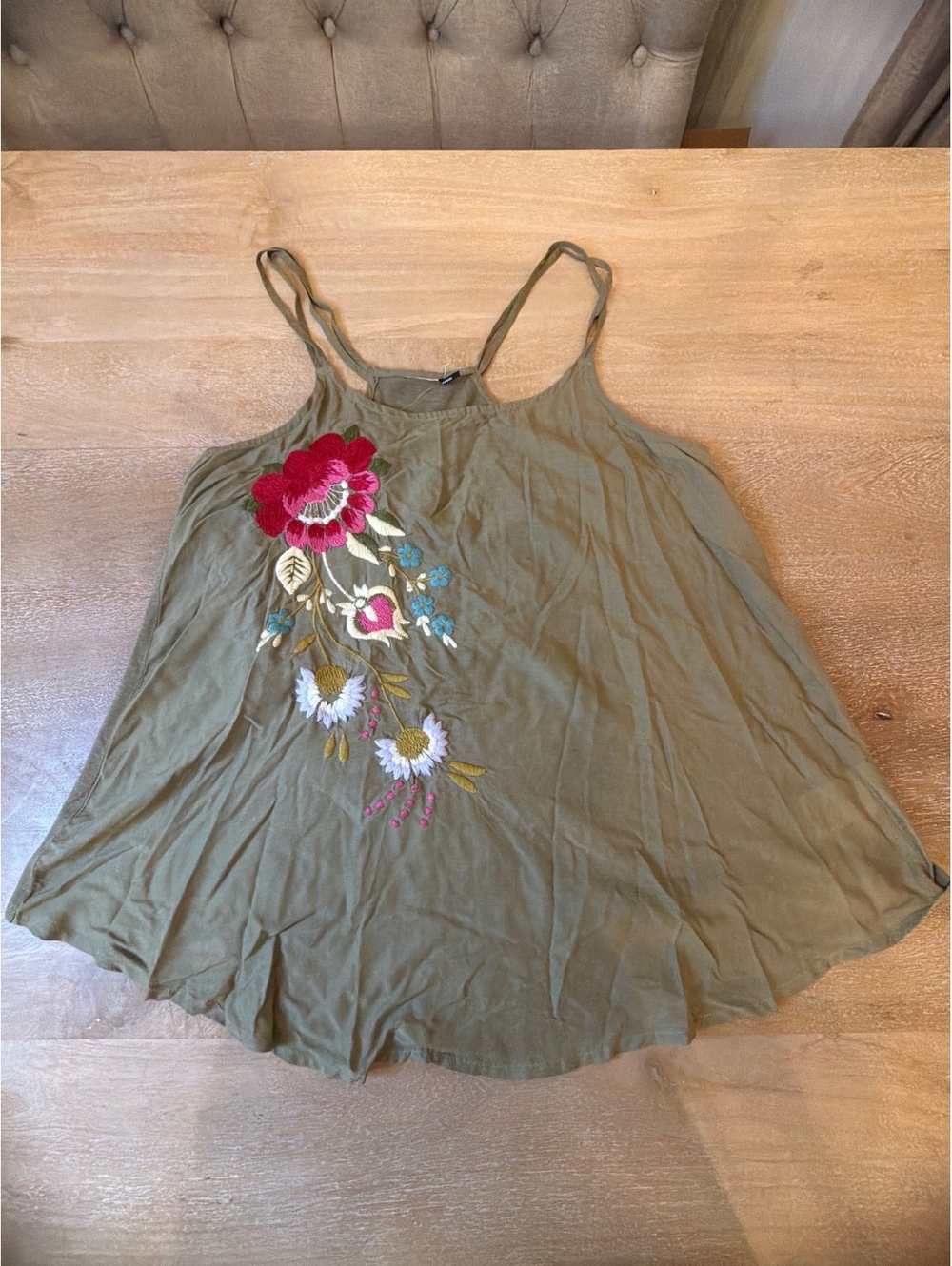 Anthropologie Akemi + Kin Olive Floral Embroidered Needlepoint Tank Top Size S